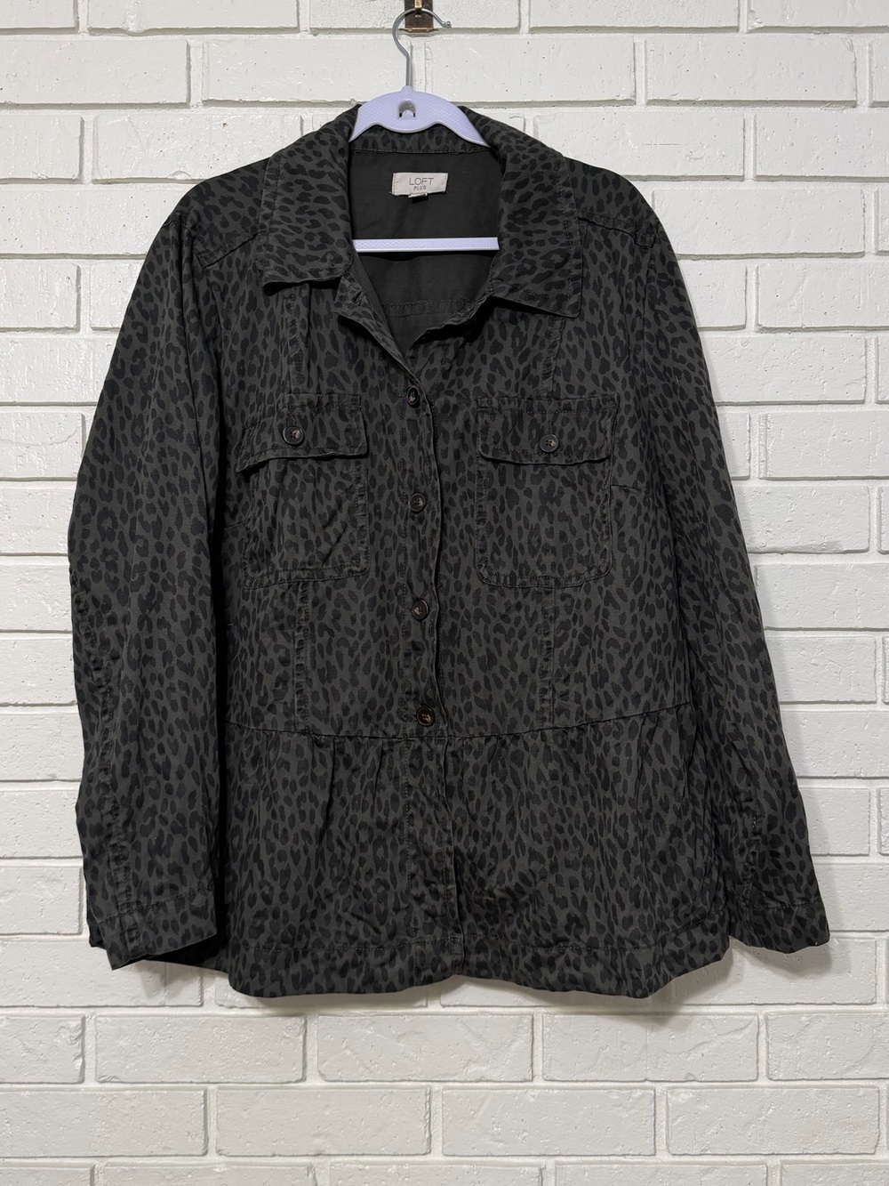LOFT Plus Leopard Print Utility Jacket Size 20 Button Front Lightweight